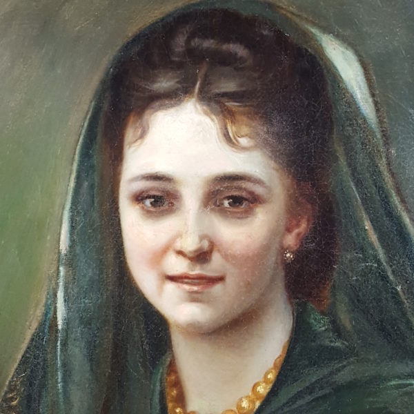 Lady with pearl necklace