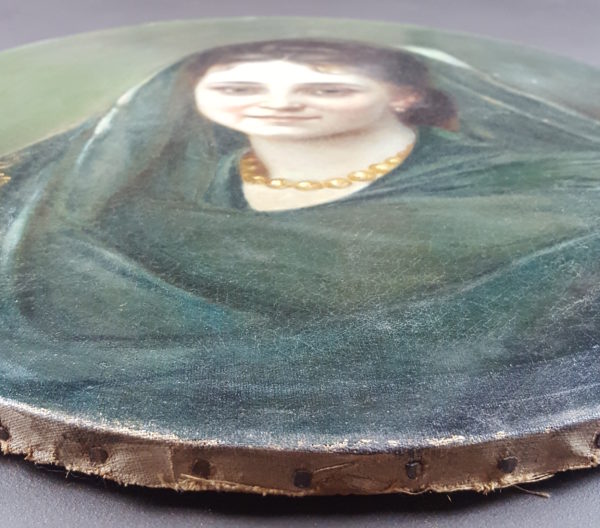 Lady with pearl necklace - Image 10
