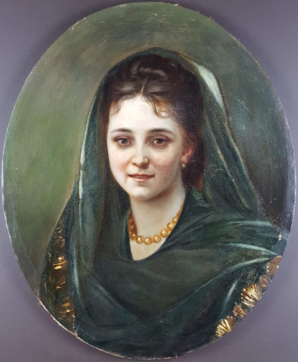 Lady with pearl necklace - Image 2