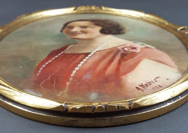 Portrait of a woman with a white necklace - Image 9